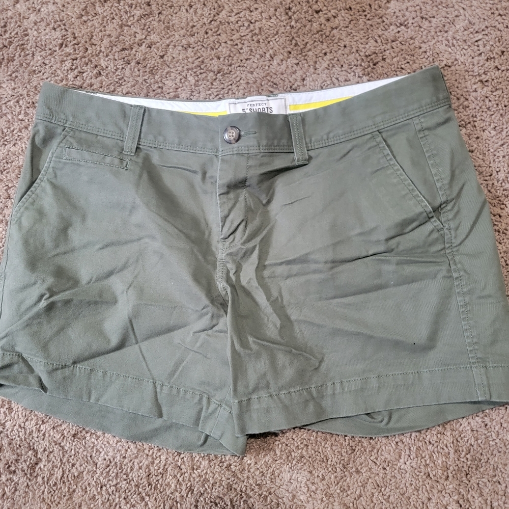 WOMENS OLD NAVY SHORTS